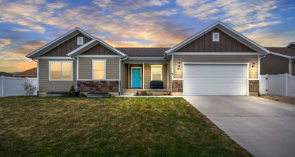 Family Friendly Home w/ Home Theatre in Beautiful Heber Valley