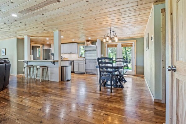 Interior - Private 2-Acre Country Escape + Spa | 3BR Near Town (Josephine County)