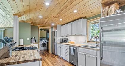 Country home on 2 acres just minutes to town