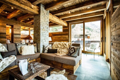 Chalet Seventy One - Luxury Ski Chalet for large groups italian Matterhorn side