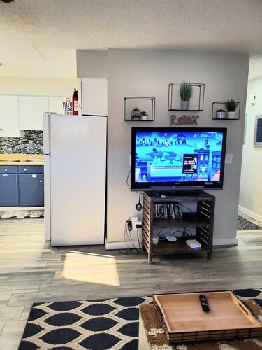 Cool Hand Luke 2bed/1bath Apt. Downtown Historic Canon City