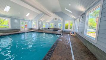 Piscina interna, piscina externa