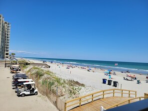 Beach nearby, sun loungers, beach towels