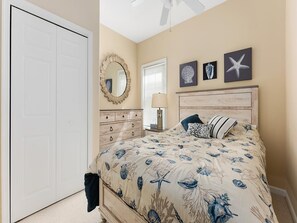 4 bedrooms, iron/ironing board, free WiFi