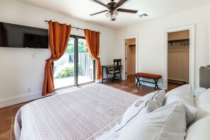 1 habitación, escritorio, tabla de planchar con plancha y wifi 