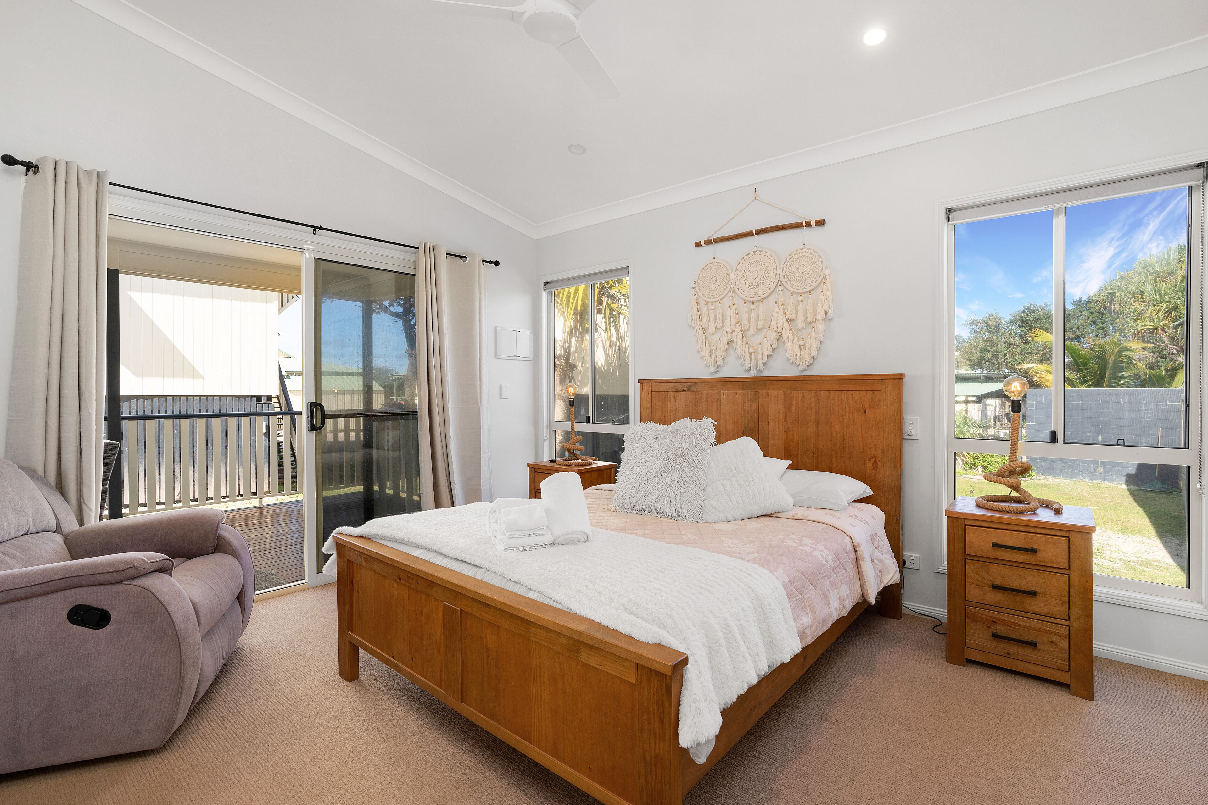 Wattlebird Cottages | 3 bedrooms, bed sheets