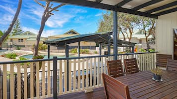 Poolside Villa | Terrace/patio