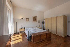 3 bedrooms, WiFi, bed sheets