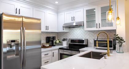 25% Off 28+Days +CentralOC+Safe and Peaceful Area+Beaches+Dog Friendly+Remodeled