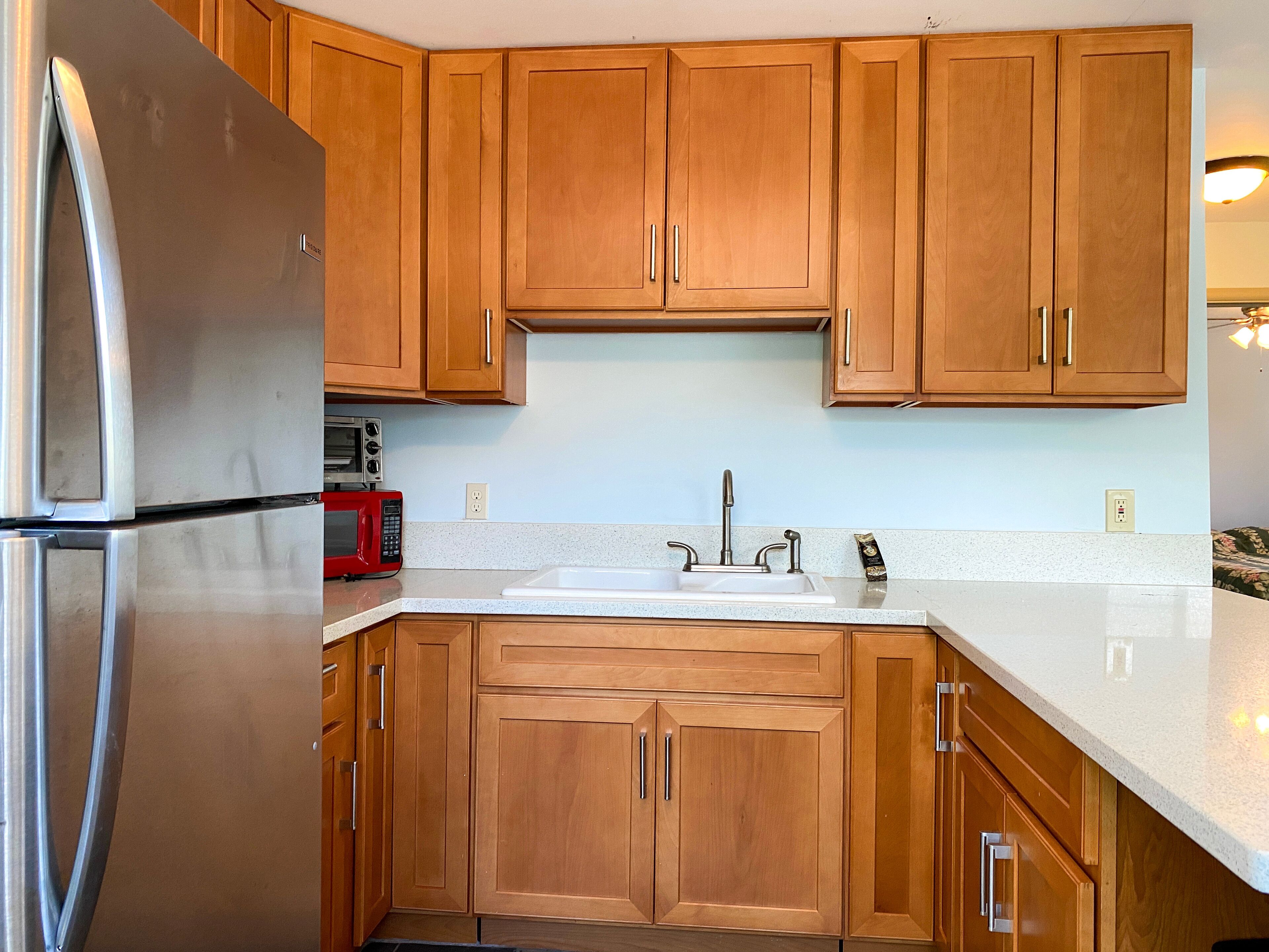 Fridge, microwave, stovetop, coffee/tea maker