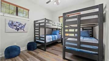 4 bedrooms, iron/ironing board, free WiFi, bed sheets