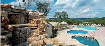 Luxury Awaits At The Wooded Bliss Cabin of Lake Travis