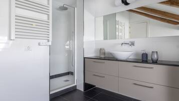 Shower, hair dryer, shampoo