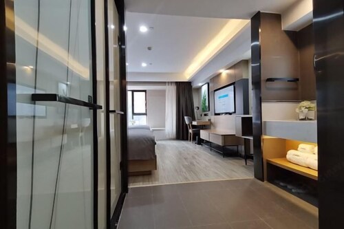 Shankee Tea Style Hotel (Kunming South High-Speed Railway Station Chunrong Street Subway Station)