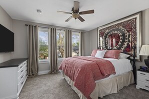 5 bedrooms, desk, iron/ironing board, free WiFi - 🚂 Hansons Station House 🌟 Historic St. Charles 🚂 (Saint Charles)