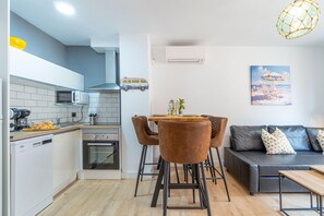Fridge, microwave, oven, dishwasher