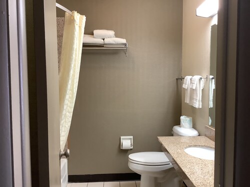 Silver Spur Vintage Inn & Suites