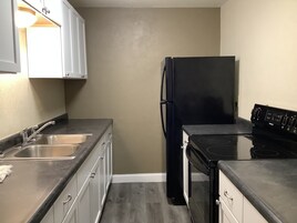 Full-sized fridge, microwave, coffee/tea maker, freezer