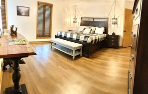 3 habitaciones, escritorio, tabla de planchar con plancha y wifi gratis