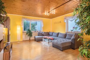 TV, videogiochi, lettore DVD, impianto stereo