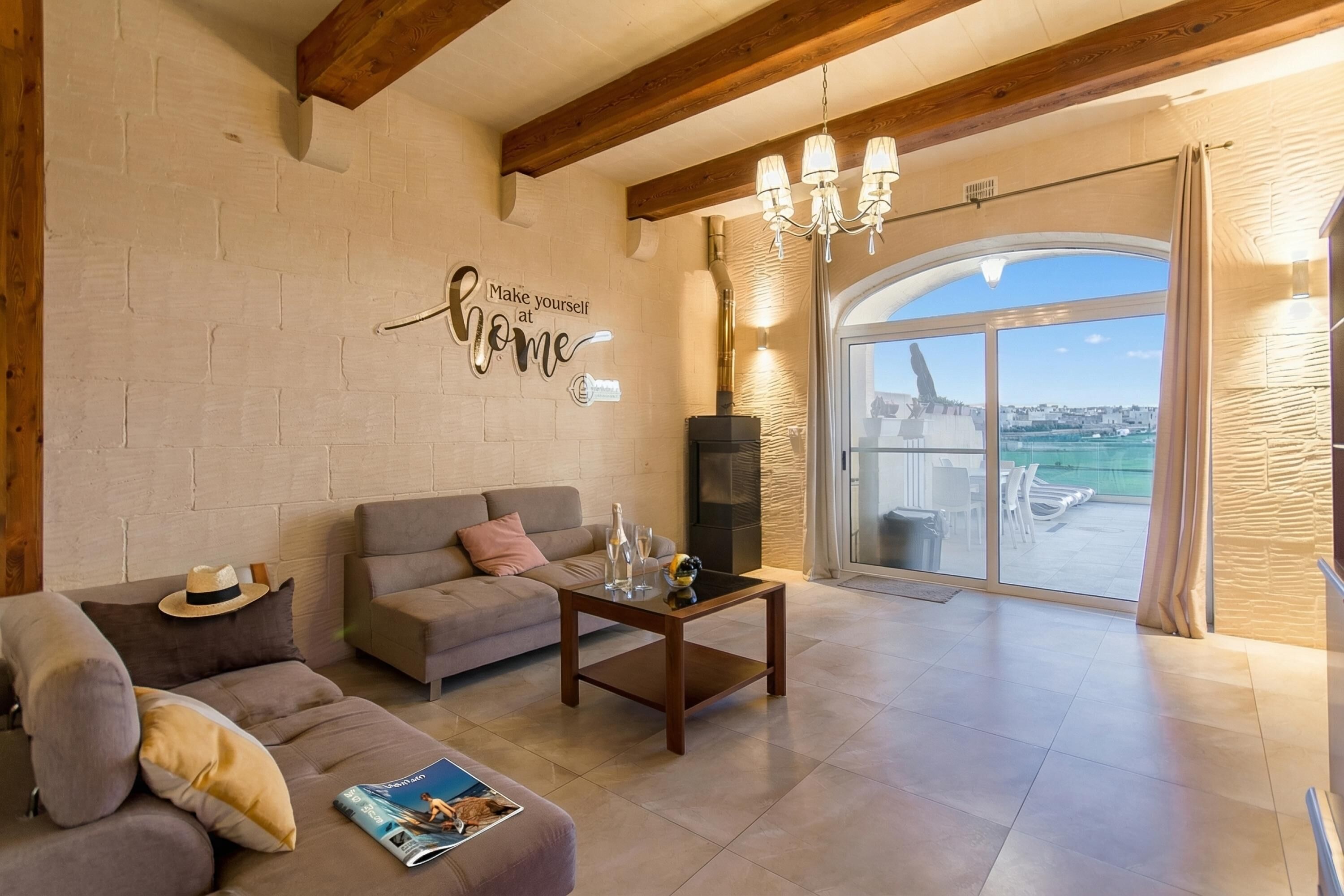 Nhà dành cho gia đình, 4 phòng ngủ, ban công (Inni Gozitan Farmhouse Private Pool) | Khu phòng khách