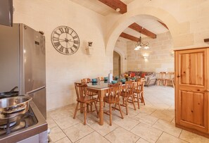 Dining - Centre Island Gozitan Farmhouse & Pool, Kercem Gozo, Malta (Kercem Gozo)
