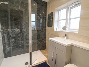 Cottage | Bathroom | Shower - Knapp Cottage (Weymouth)
