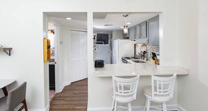 Beautiful New 1 Bedroom Condo