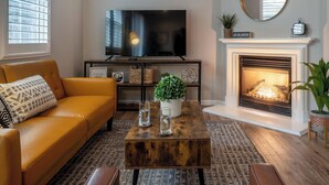 Living area - Prime Clovis Gated Condo Near Hospitals (Clovis)