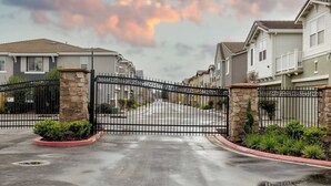 Property grounds - Prime Clovis Gated Condo Near Hospitals (Clovis)
