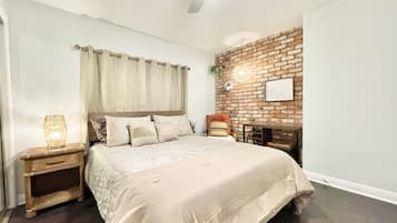 4 bedrooms, desk, iron/ironing board, free WiFi