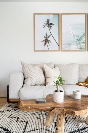 智能电视、乒乓球