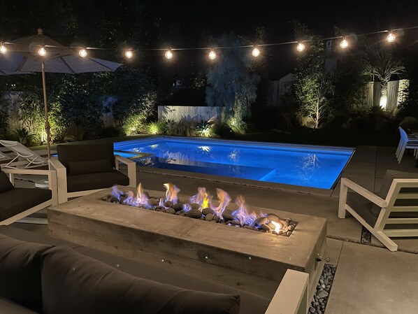 室外游泳池，恒温泳池