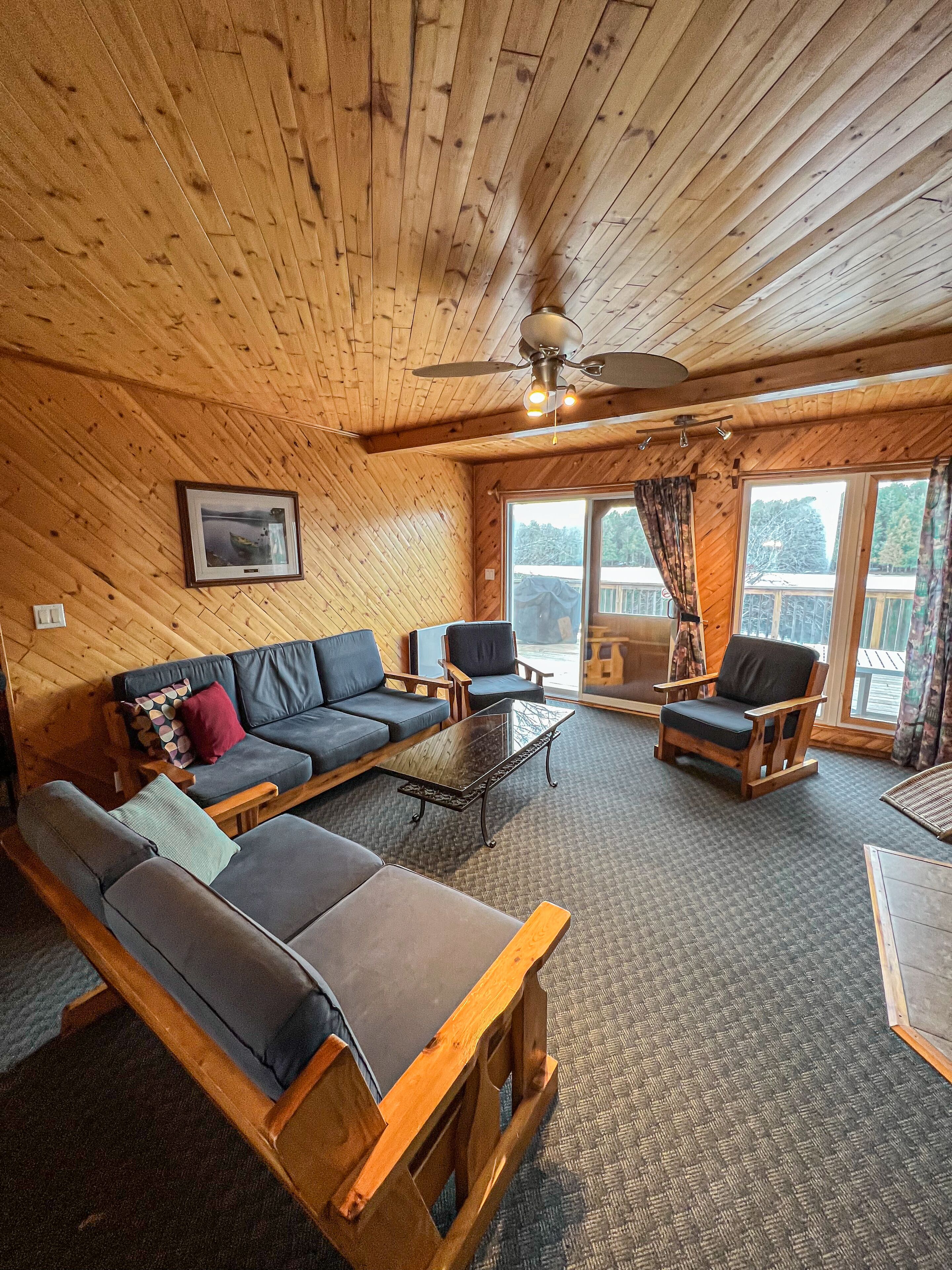 Ahmic Lake Resort's 3-bedroom Cottage (Red Fox Cottage) - Ontario