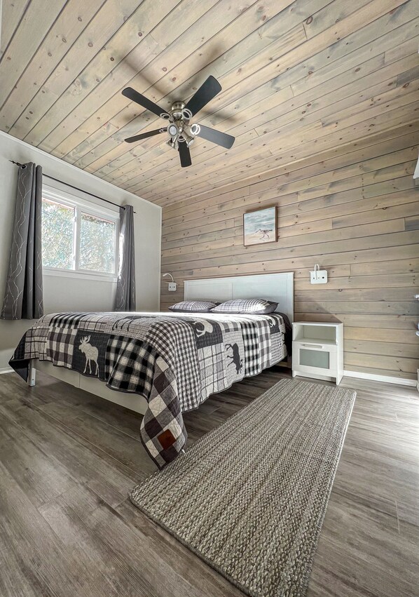 2 chambres, fer et planche à repasser, Wi-Fi gratuit, draps fournis