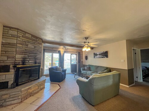 Ahmic Lake Resort's 3-Bedroom Cottage Squirrel