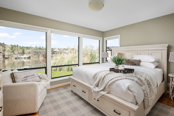5 bedrooms, iron/ironing board, free WiFi