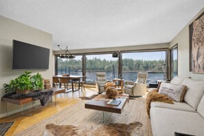 Unclassified image, 5 of 33, button