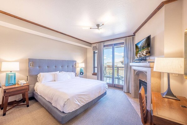 3 bedrooms, desk, free WiFi, bed sheets