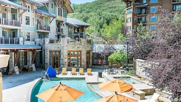 Outdoor pool, a heated pool