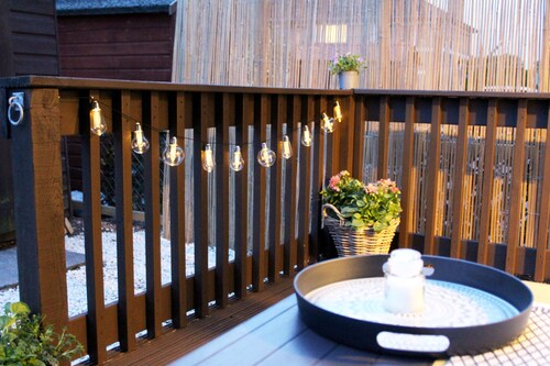 Luxurious Apartment with South facing Garden & Free parking
