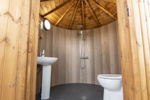 Shower, towels - Kestrel Yurt sleeps up to 6 guests with hot tub and views across Wether Fell (Askrigg)