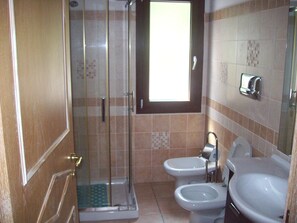 Douche, bidet