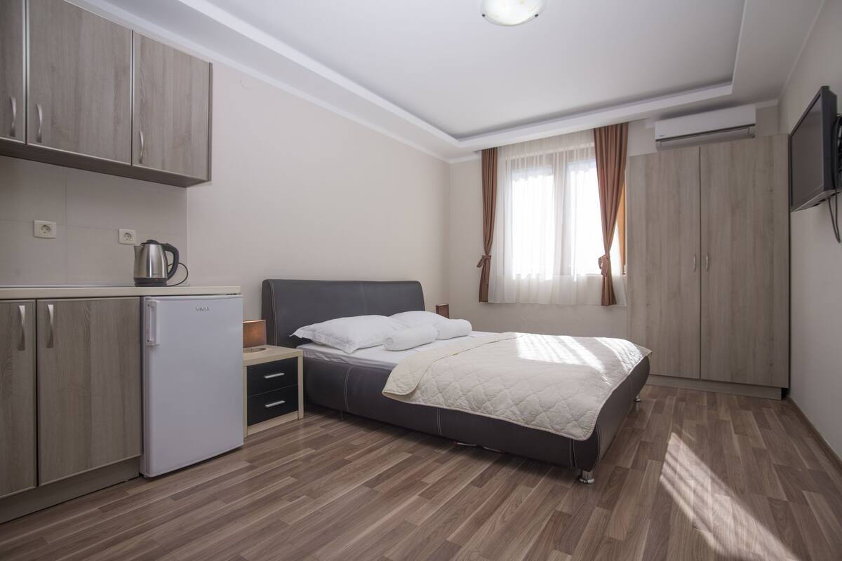 Standaard studio | Individueel gedecoreerd, gratis wifi, beddengoed