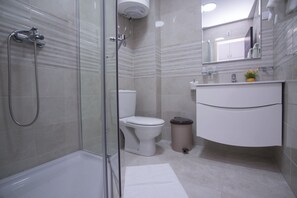 Comfort Studio | Bathroom