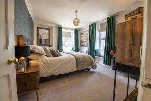 2 bedrooms, iron/ironing board, travel cot, Internet - Brook House, Askrigg, Yorkshire Dales (Askrigg,)