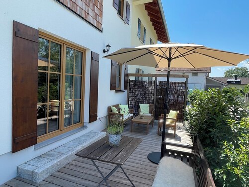 Friendly vacation home- 8 persons, 130sqm, 3 bedrooms, 2 terraces, central
