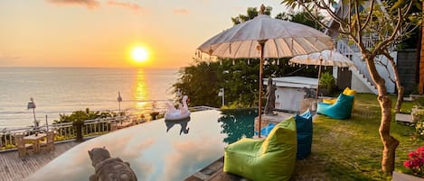 Outdoor pool, sun loungers