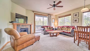TV, fireplace
