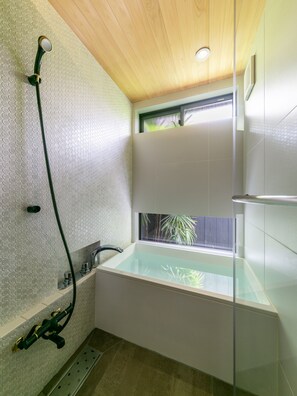 Bathroom - Yorozuha Machiya House (Kyoto)
